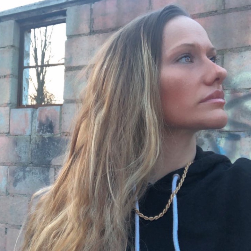 Meet your Posher, Lizzie